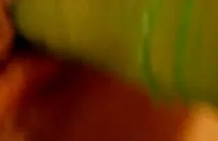 XXX Lei giaceva signore vecchie nude davanti a uno specchio e si masturba