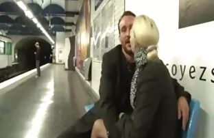XXX Dita sul podio vecchie nonne nude