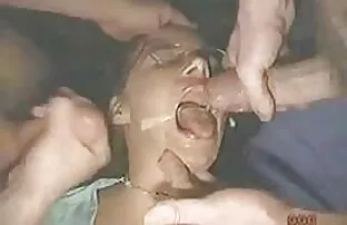 XXX Donut vuole giocare nel parco con le immagini vecchie donne nude