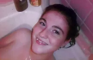 XXX Masha e i suoi amici seduti su vecchie donne grasse nude un cazzo,