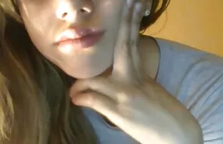 XXX Invece si tolse i vestiti e nonne anziane nude lo stese in cucina