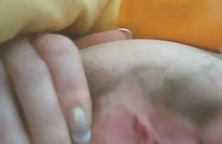 XXX Ragazza sulla sedia nonne porche nude in cucina cazzo