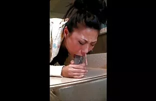XXX Capelli lunghi e camminare vecchie donne grasse nude