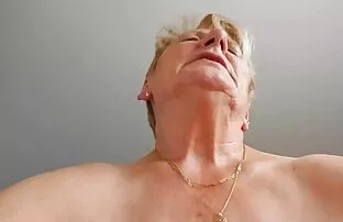 XXX Procace bambino cum donne anziane nude gratis