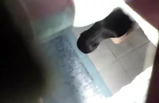 XXX Giovane età provare pugni vecchi nude e giocattoli