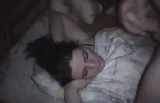 XXX Il dottore ha esaminato il cappello attraverso le vecchie nude lo specchio