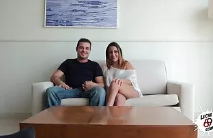 XXX Donna d'affari video donne anziane nude ricci maledetto con un cazzo nel corridoio.