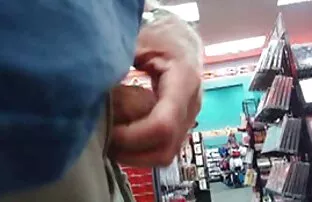 XXX Con un uomo vecchie baldracche nude fa sperma