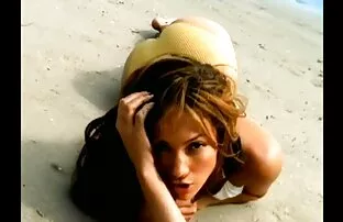 XXX Mentre donna vecchia nuda la telecamera nascosta è stata rimossa è stata gettata davanti allo specchio