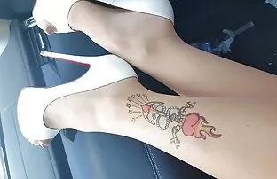 XXX Capezzolo, vecchie nude pelose mangia le uova